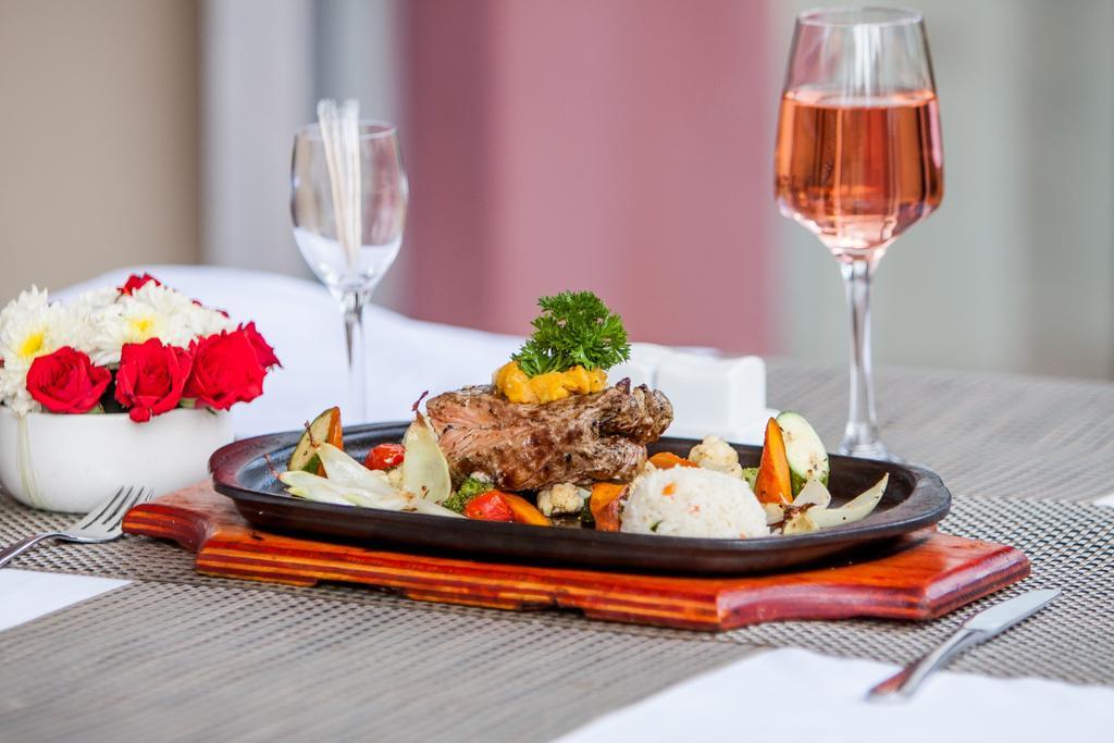 Monomotapa Otel Harare Dış mekan fotoğraf